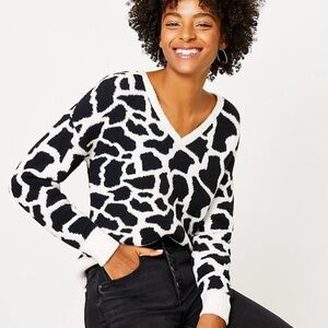 Ann Taylor LOFT Black White Giraffe Animal Print Sweater | Size S | Worn Once